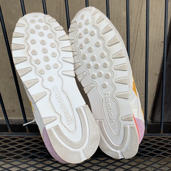 Women’s Reebok Classics - Picture 8 of 13